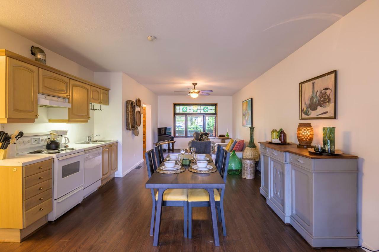 Charming 1 Bdrm View Suite Vancouver Eksteriør billede